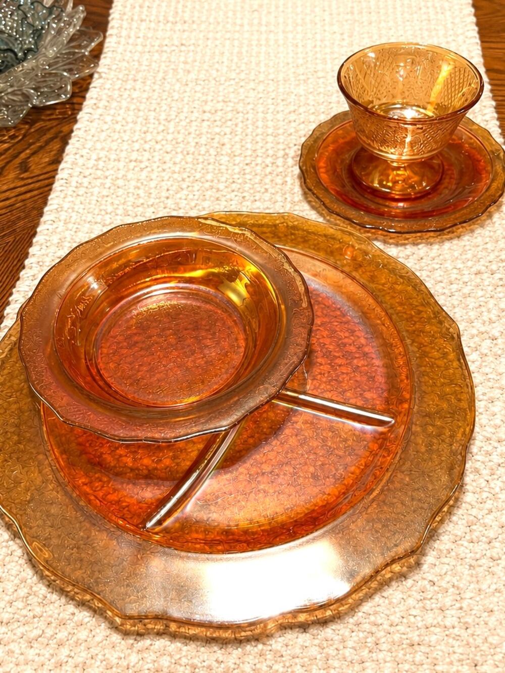 Federal Carnival Glass in Marigold. "Bouquet and Lattice" pattern. 4 Piece Set.